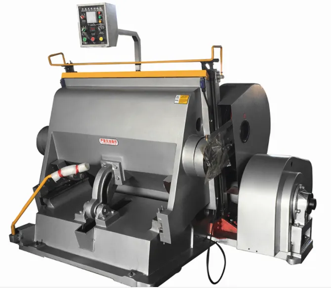 ক্রিজিং এবং ডাই কাটিং মেশিন